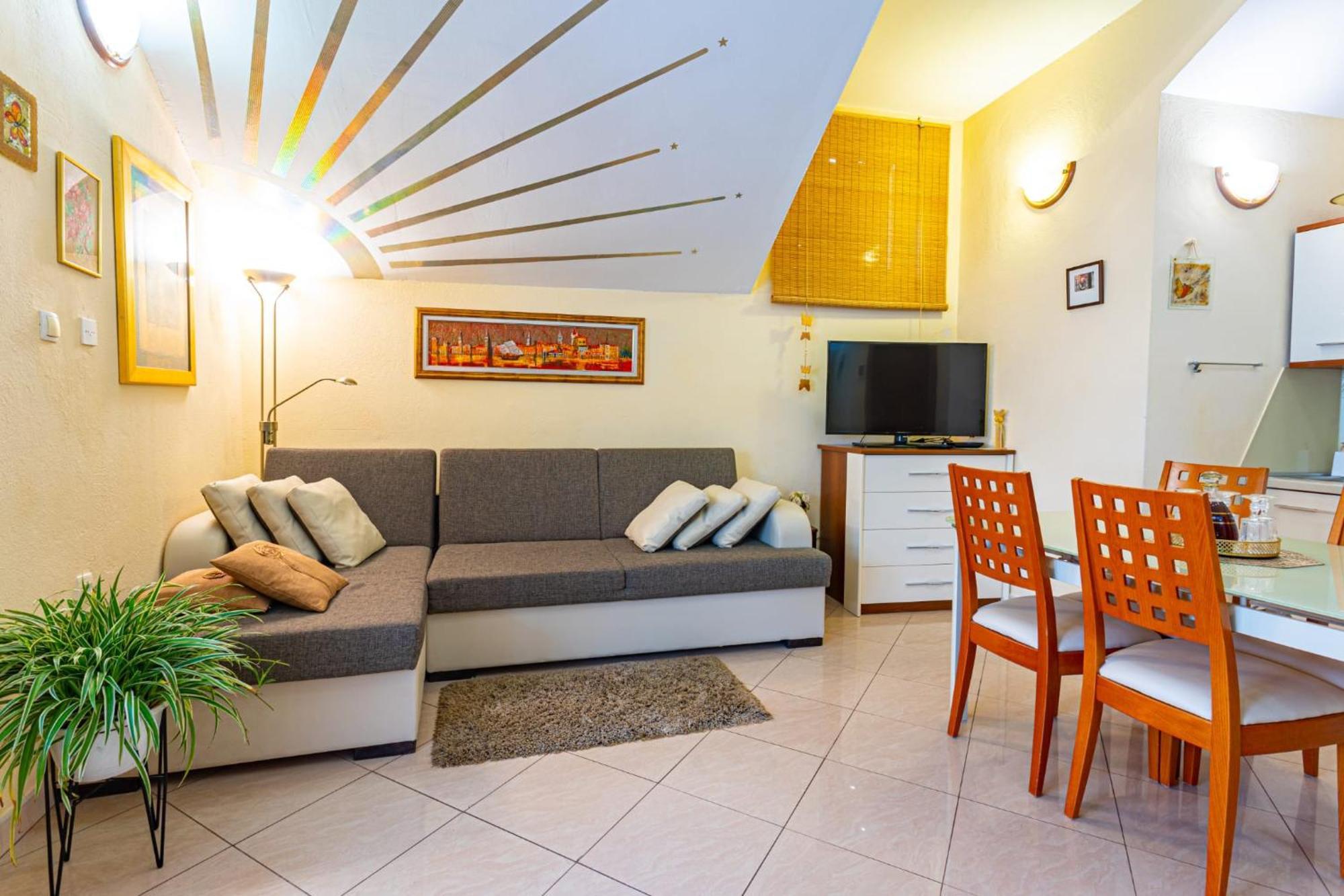 Apartments & Rooms Trogir Stars Free Parking 외부 사진
