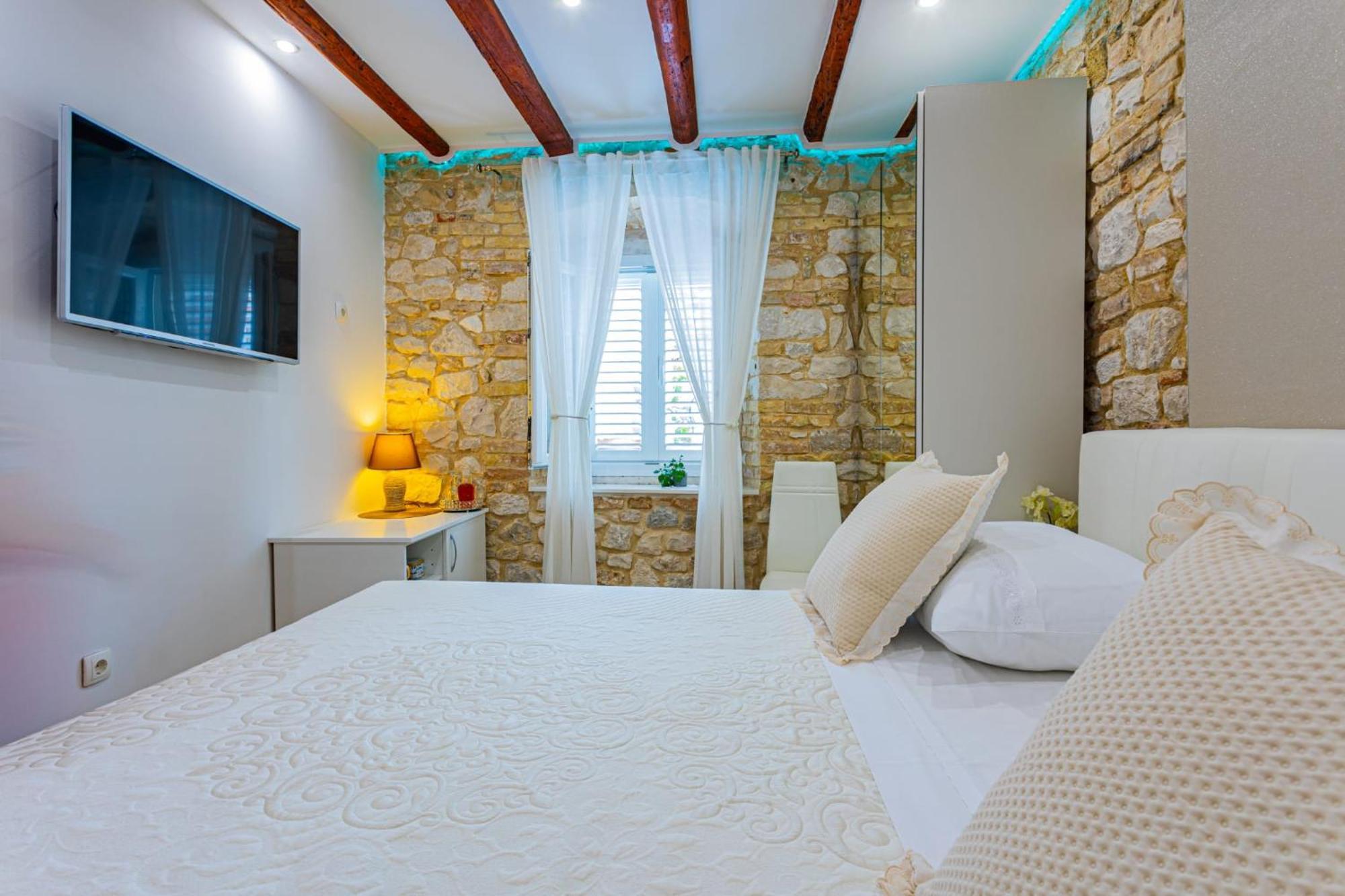 Apartments & Rooms Trogir Stars Free Parking 외부 사진